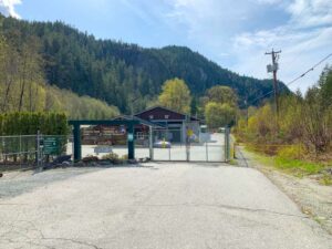 The Tenderfoot Creek Hatchery parking area for the Brohm Lake hike