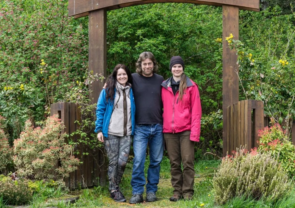 Learning wilderness survival with Megan Hanacek, Carleigh Fairchild and Greg Ovens