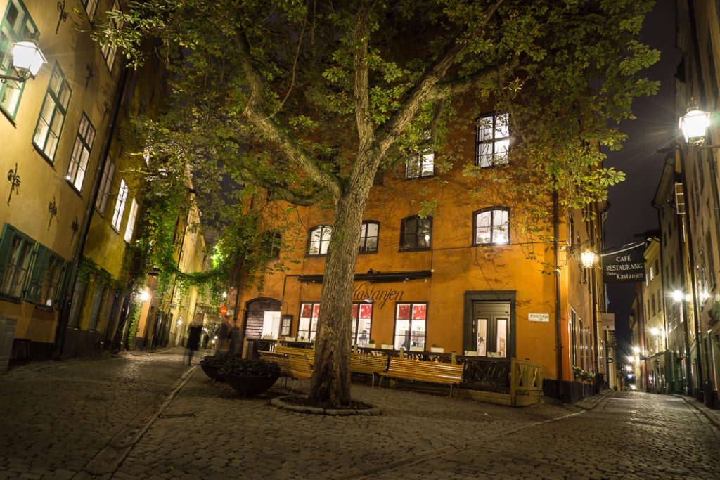 Branda Tomten square in Stockholm's old town. 30 photos of Stockholm that will inspire you to visit.