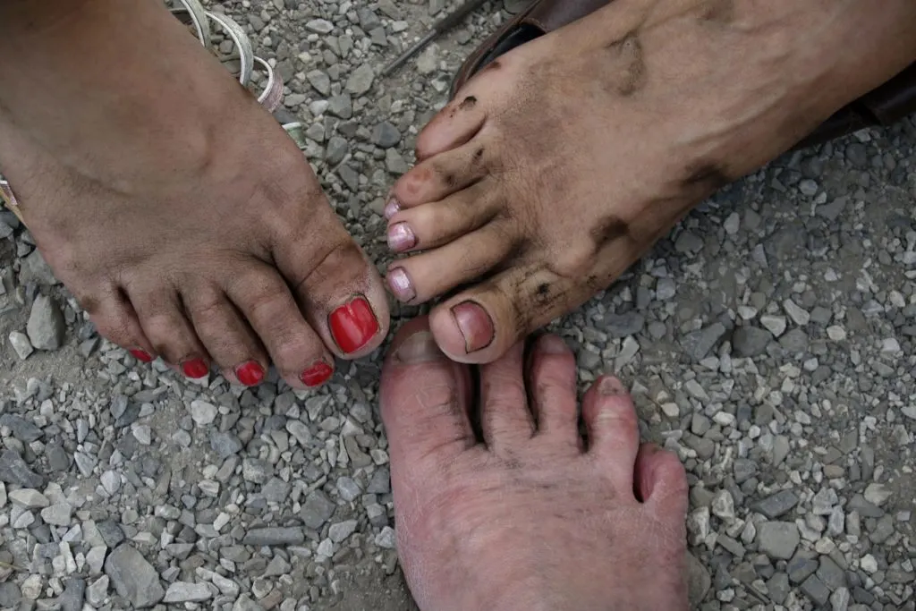 Hikers get dirty feet. Keeping them clean can help prevent blisters. Find out how to prevent blisters when hiking, and how to treat blisters on the trail.