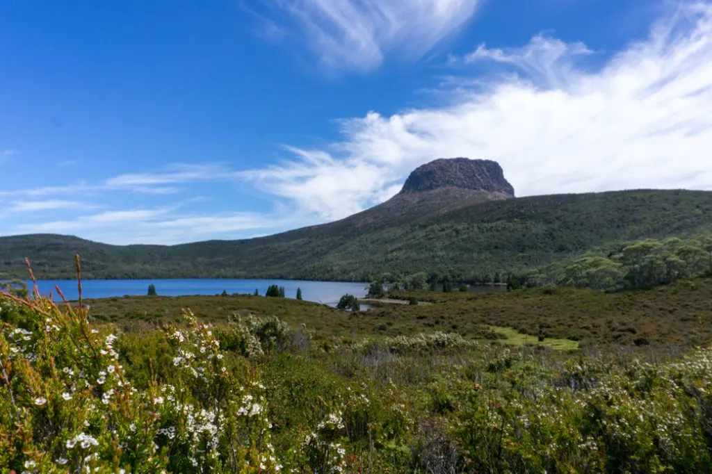 Lake Will and Barn Bluff. Lake will is a great lunch stop along the Overland Track.