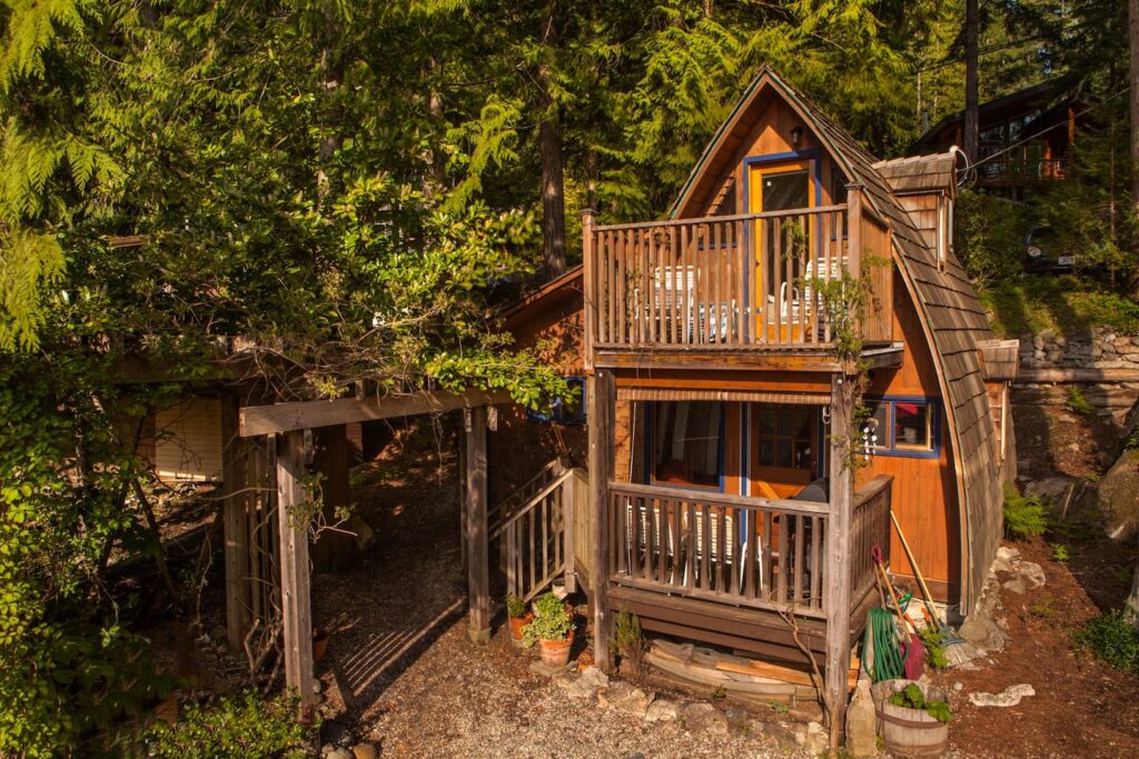 Alfie the A-Frame Cabin in Sechelt