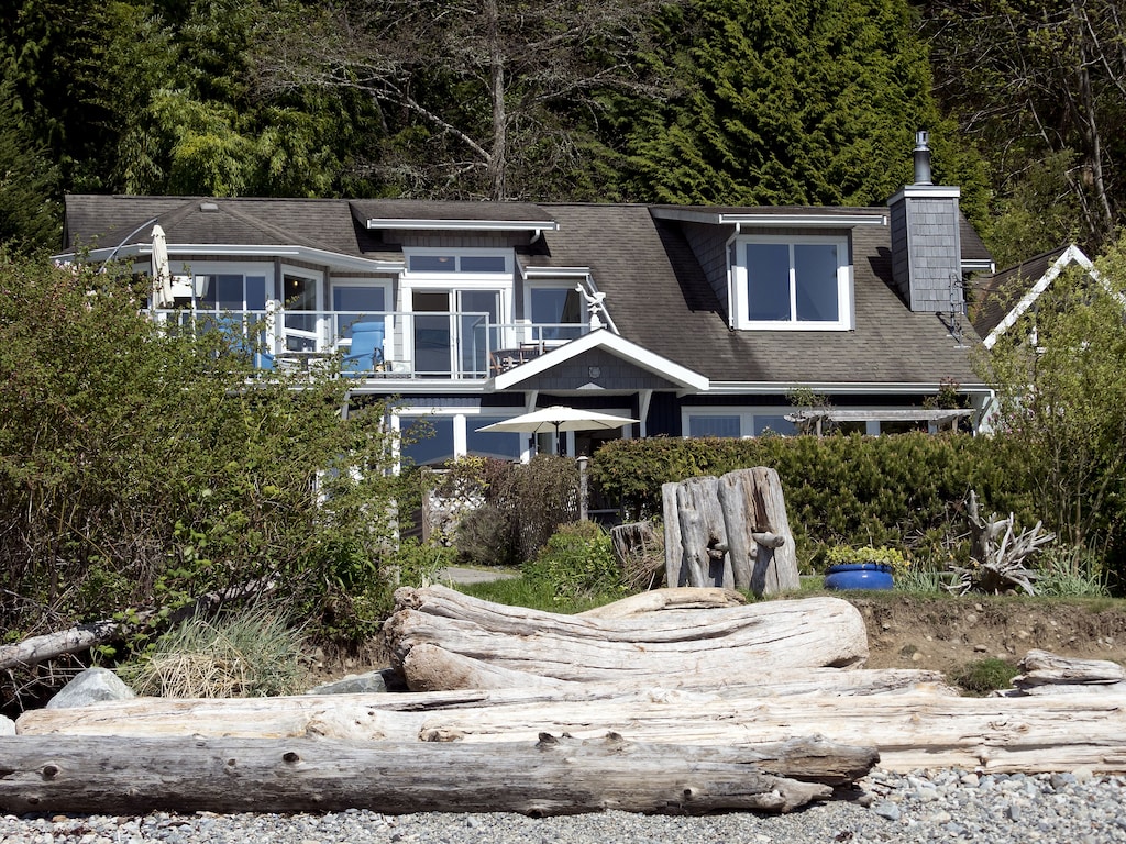 Sabie Seas beach house in Gibsons