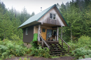 Confederation Lake Hut on the Sunshine Coast Trail