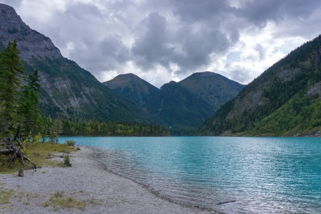 Kinney Lake in Mount Robson Provincial Park - one of the best easy backpacking trips in BC
