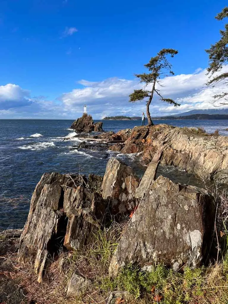 A navigation light and rocky outcrops at Cape Roger Curtis, one of the best things to do on Bowen Island