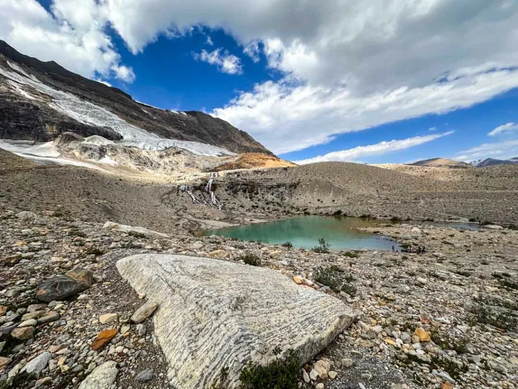 A glacial tarn on the Iceline Trail