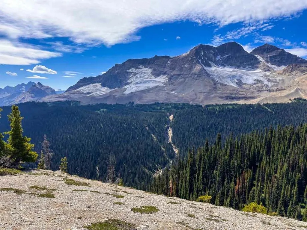 Looking across to the Iceline from the Whaleback viewpoint. 