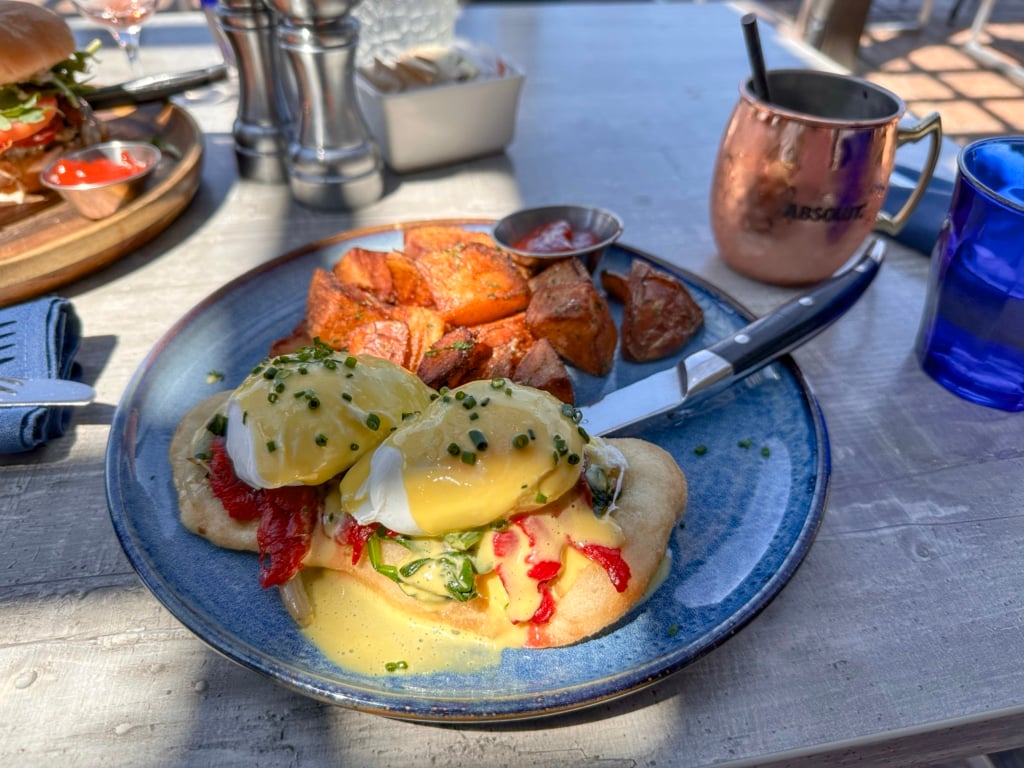 Salmon eggs Benedict on bannock at The Bear, The Fish, The Root & The Berry