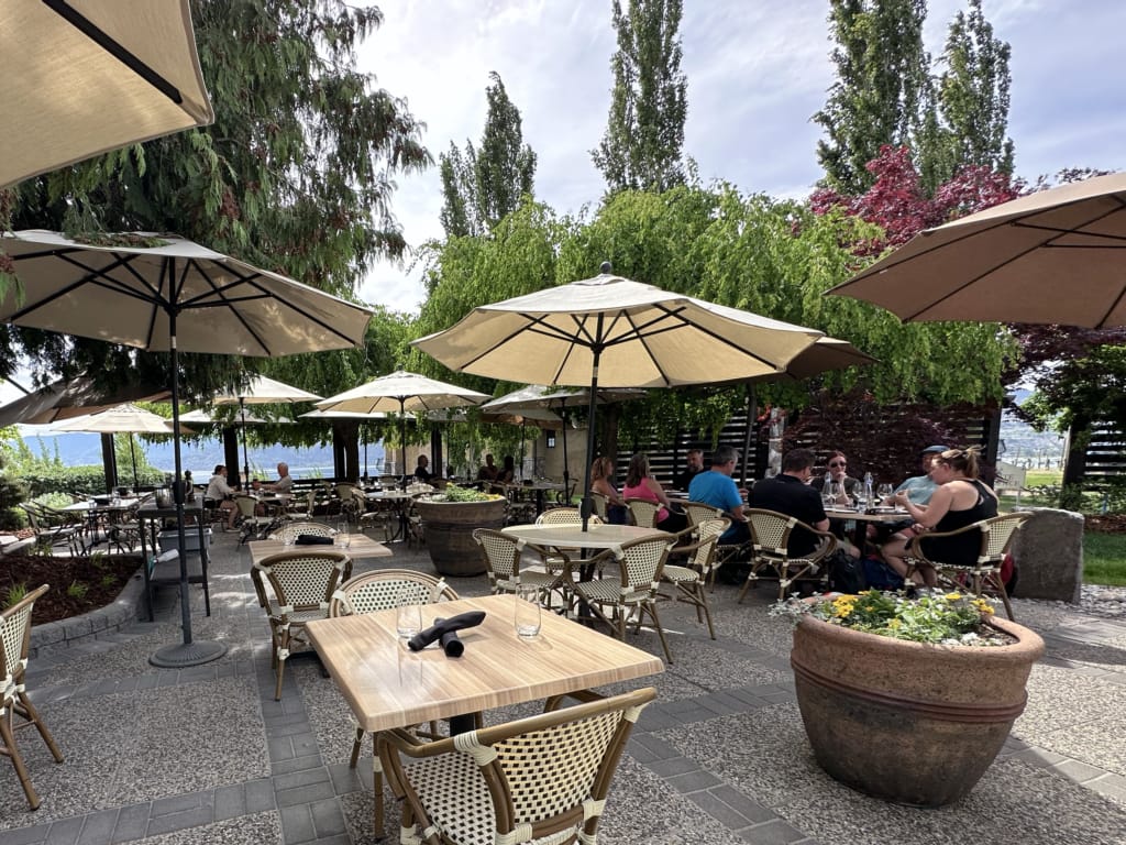 The relaxing patio restaurant at Lake Breeze Winery