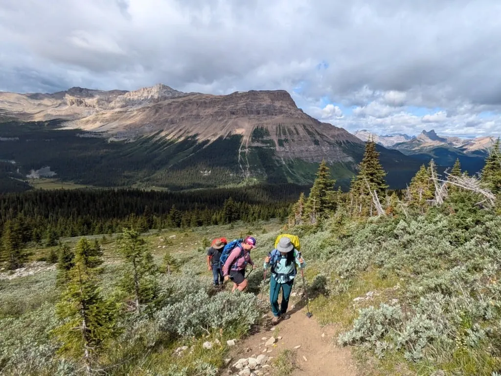 Hikers on Skoki Mountain