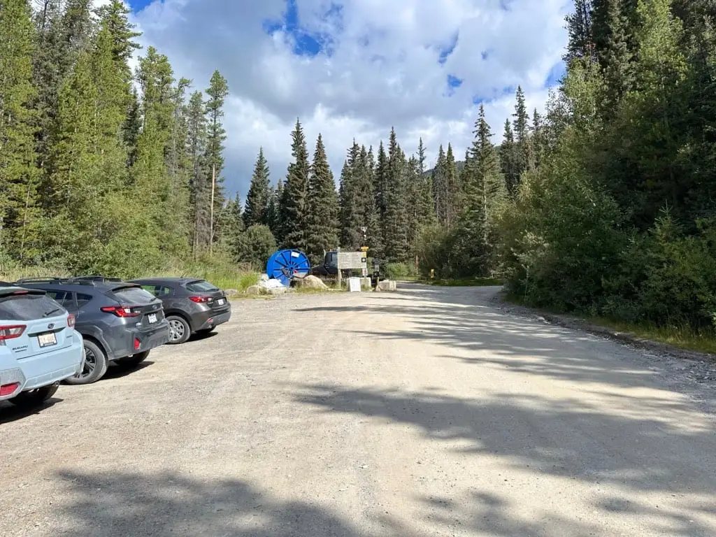 Trailhead and parking area for the Skoki Loop