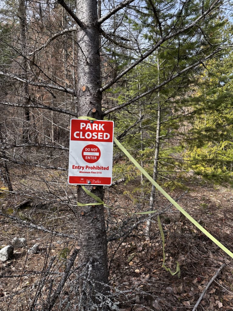 Trail closed sign in Stein Valley Nlaka'pamux Heritage Park